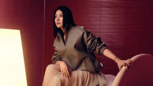 Kelly Chen Stylish Modern Portrait Wallpaper