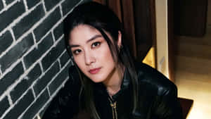 Kelly Chen Stylish Portrait Wallpaper