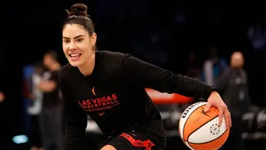 Kelsey Plum Warmup Basketball Session Wallpaper