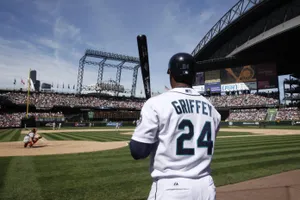 Ken Griffey Jr Back View Wallpaper