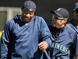 Ken Griffey Jr Laughing With Suzuki Wallpaper