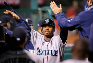 Ken Griffey Jr Mariners High-five Wallpaper