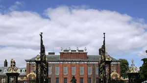 Kensington Palace And Cloudy Sky Wallpaper