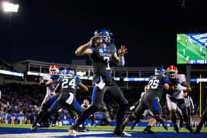 Kentucky Quarterback Action Shot Wallpaper