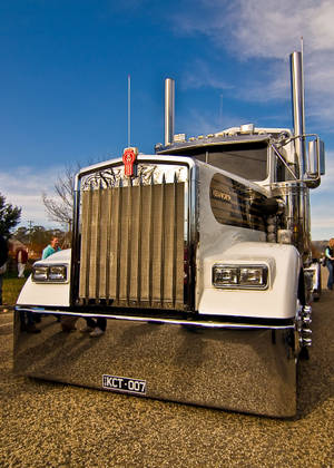 Kenworth Shiny Bumper Chrome Wallpaper