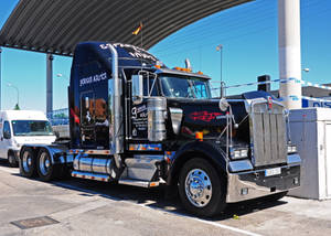 Kenworth W900 In Spain Wallpaper