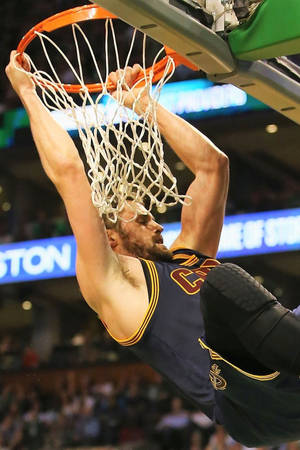 Kevin Love Dunk Shot Wallpaper