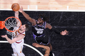 Kevin Love Rebound Vs Queta Wallpaper