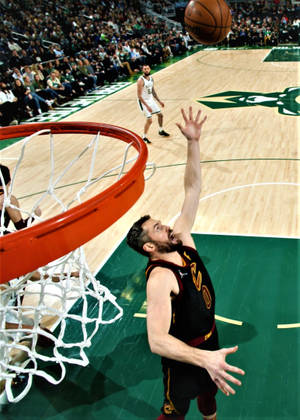 Kevin Love Rebounding Wallpaper