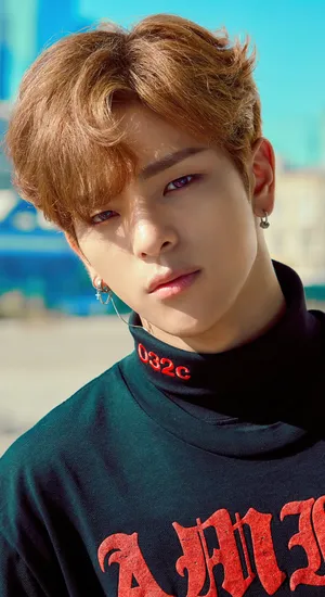 Kim Woojin Solo Artist Wallpaper