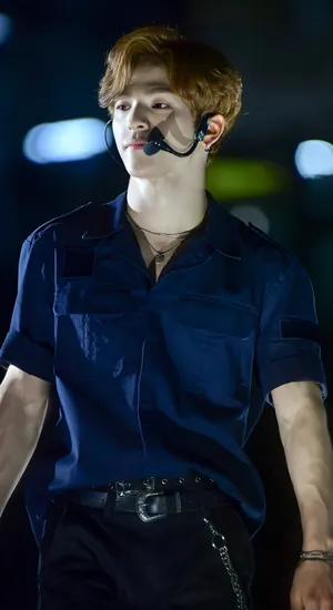 Kim Woojin Stage Performance Wallpaper