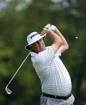 Kirk Triplett Perfecting His Golf Backswing Wallpaper