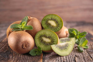 Kiwi Fruit Display Wallpaper