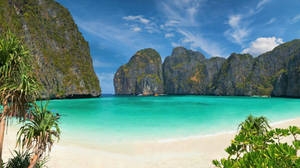 Koh Phi Phi White Beach Wallpaper