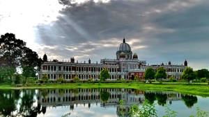 Kolkata Green Palace Wallpaper