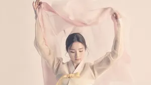 Korean Girl In Hanbok Aesthetic Computer Wallpaper