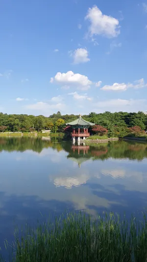 Korean_ Pavilion_ Reflection_ Lake_ View Wallpaper