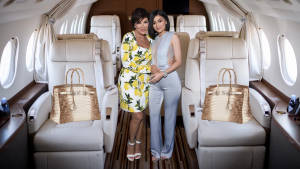 Kris Jenner On Board An Airplane Wallpaper