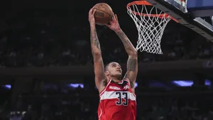 Kyle Kuzma Dunk Highlights Wallpaper