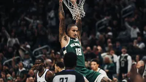 Kyle Kuzma Dunk Highlights Wallpaper