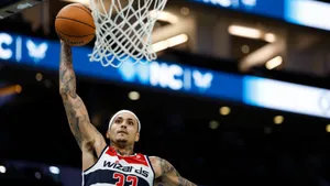 Kyle Kuzma Dunk Highlights Wallpaper