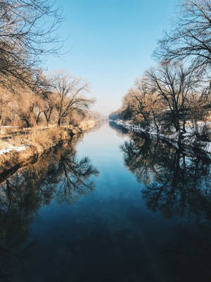 Kyrgyzstan Deep Lake Wallpaper