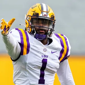 L S U Football Player Number One Wallpaper