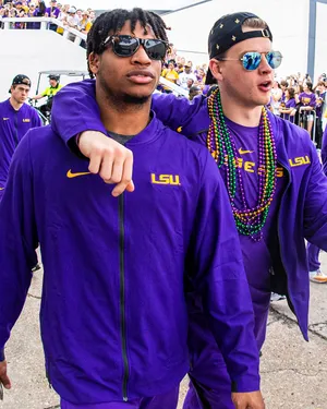 L S U Football Players Celebration Wallpaper