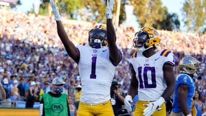 L S U Football Players Celebration Wallpaper