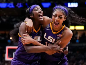 L S U Womens Basketball Celebration Wallpaper