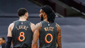 La Vineand White Chicago Basketball Players Wallpaper