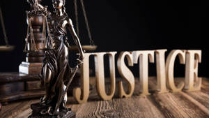 Lady Justice Starue Wallpaper