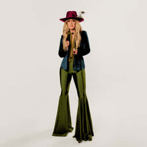 Lainey Wilson Stylish Country Outfit Wallpaper