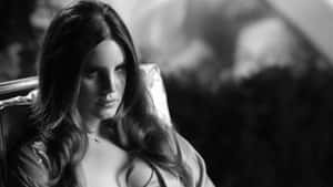 Lana Del Rey Blackand White Portrait Wallpaper