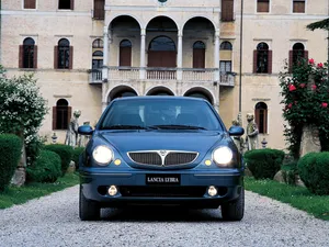 Lancia Lybra Elegant Estate Car Wallpaper