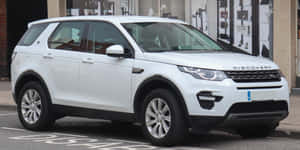 Land Rover Discovery - Adventure Meets Luxury Wallpaper