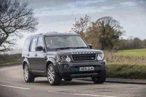 Land Rover Discovery Conquering The Outdoors Wallpaper