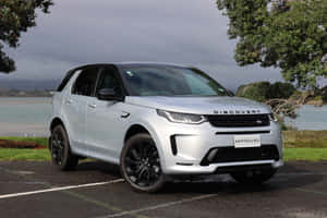 Land Rover Discovery In Action Wallpaper