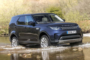 Land Rover Discovery Off-road Adventure Wallpaper