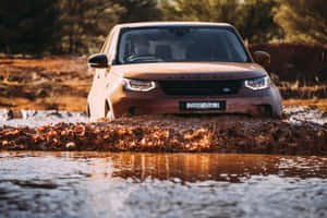 Land Rover Discovery On Outdoor Adventure Wallpaper