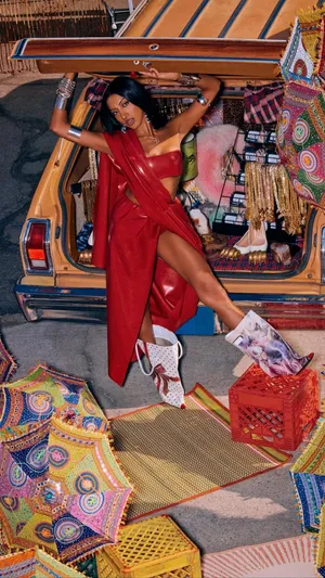 Lara Katseye Bold Fashion Statement Wallpaper