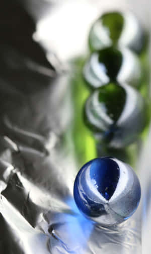 Large, Gold-mirrored Sunburst Wall Art Wallpaper