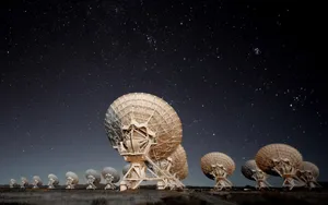 Large Radio Telescope In Action Wallpaper