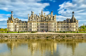 Largest Castle In Loire Valley Chateau De Chambord Wallpaper