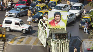 Lata Mangeshkar Funeral Procession Wallpaper