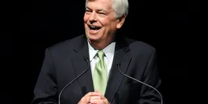 Laughing Christopher Dodd Wallpaper