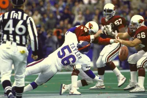 Lawrence Taylor Vintage Football Game Wallpaper