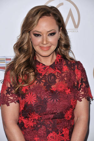 Leah Remini Actress Red Dress Wallpaper