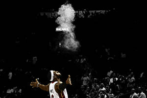 Lebron James Dunking During An Nba Game Wallpaper