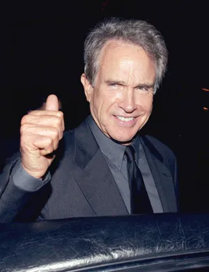 Legendary Actor Warren Beatty In An Iconic Portrait Wallpaper